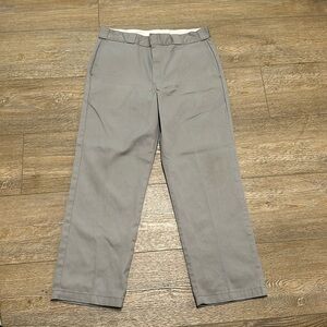 Dickies men or women. Grey